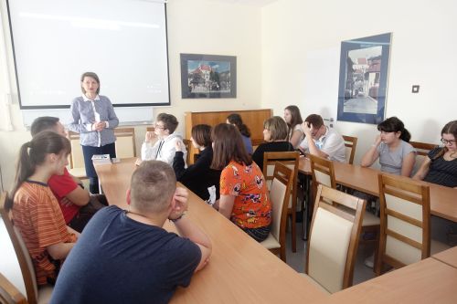 „Odpal myślenie, nie wchodź w uzależnienie”