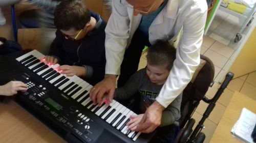 Lekcje muzyki w szkole przyszpitalnej
